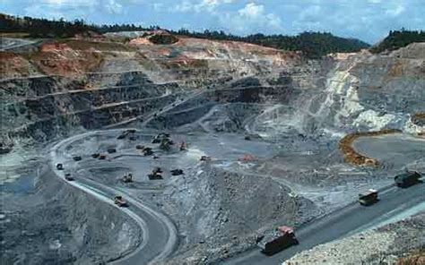 Hutti gold mines